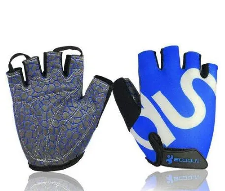 Queshark unisex half finger gym gloves in black on a white background for weight lifting and fitness training