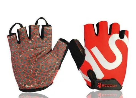 Queshark unisex half finger gym gloves in black on a white background for weight lifting and fitness training