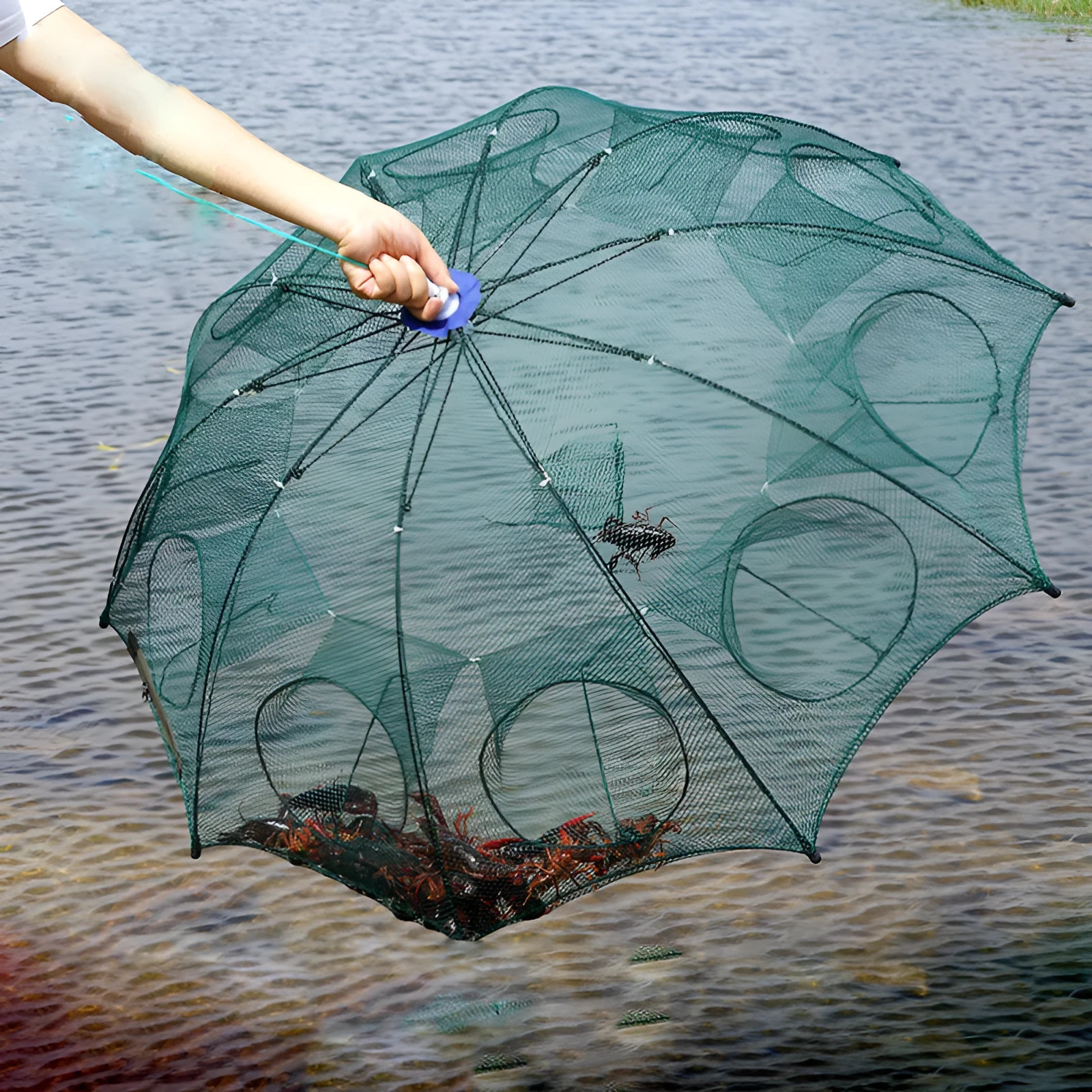 Automatic folding nylon fishing umbrella net with 100cm diameter, folded and open on bank