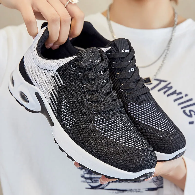 Women's striped running shoes with flyknit upper and flat heel design in multiple colours