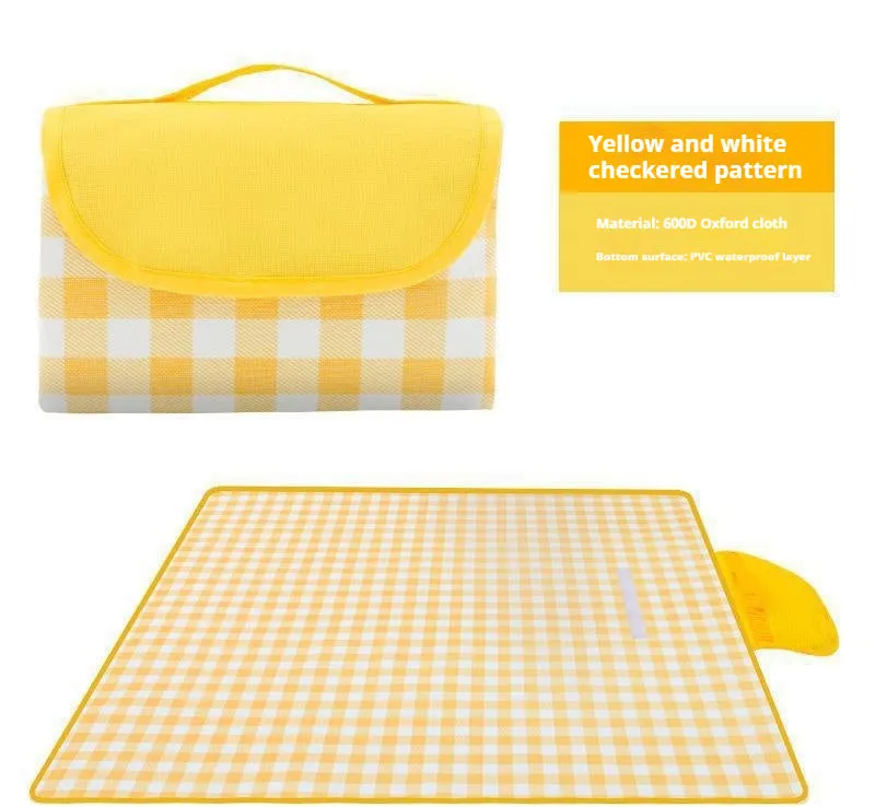 Thickened outdoor picnic mat in non-woven fabric with yellow grid pattern