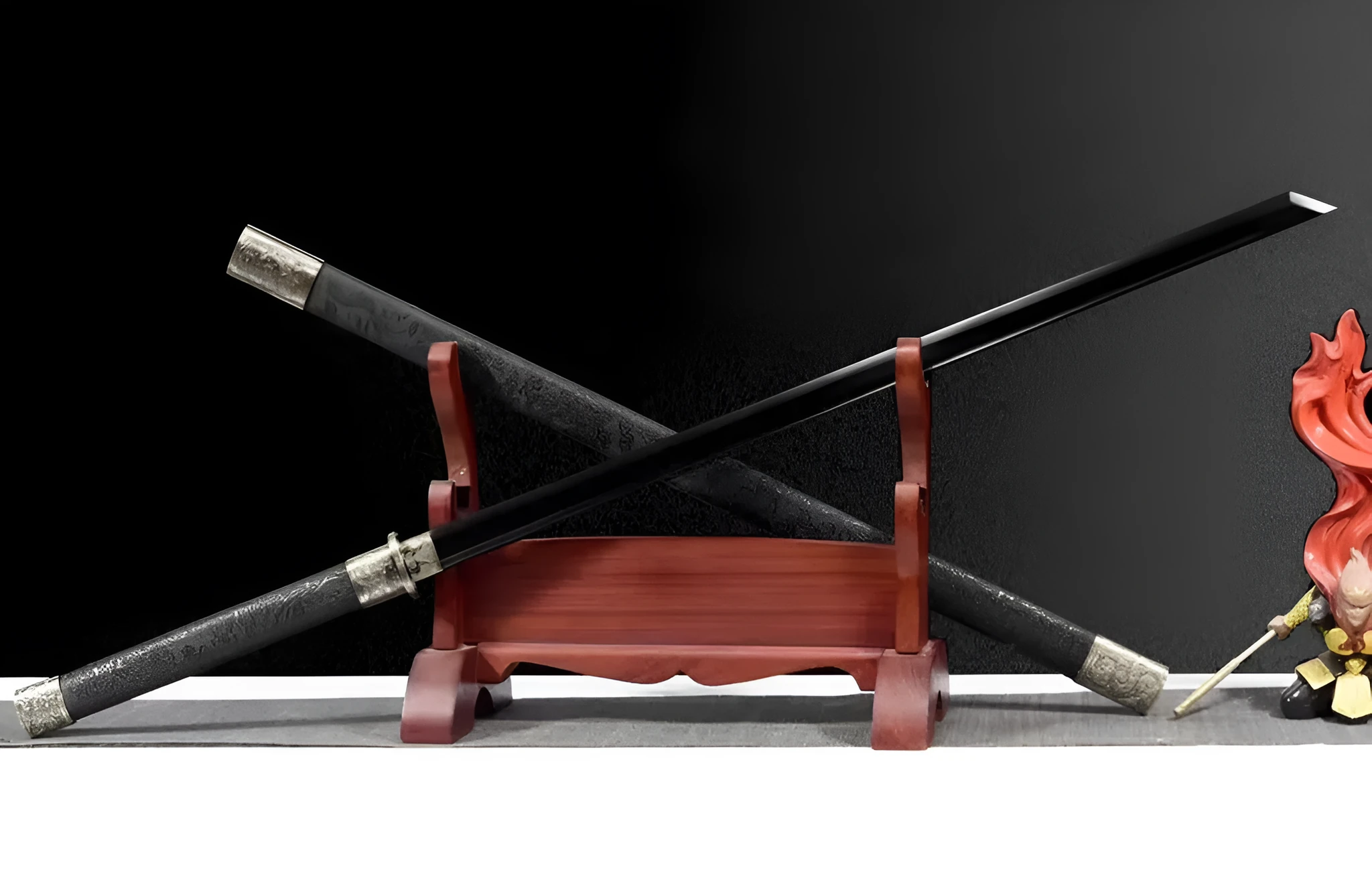 Taizong integral Tang Dynasty horizontal sword with 105cm 65 manganese steel blade and leather scabbard