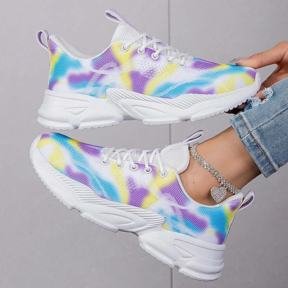 Casual flower sneakers in white blue with breathable Flyknit upper and flat MD sole