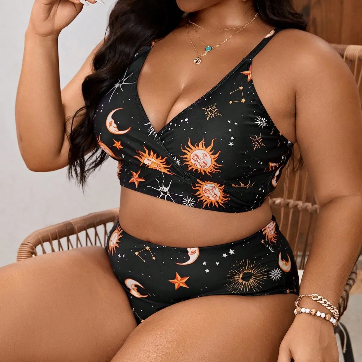 Women's split printed swimsuit in polyester spandex, sleeveless brief style, available in sizes L to 4XL