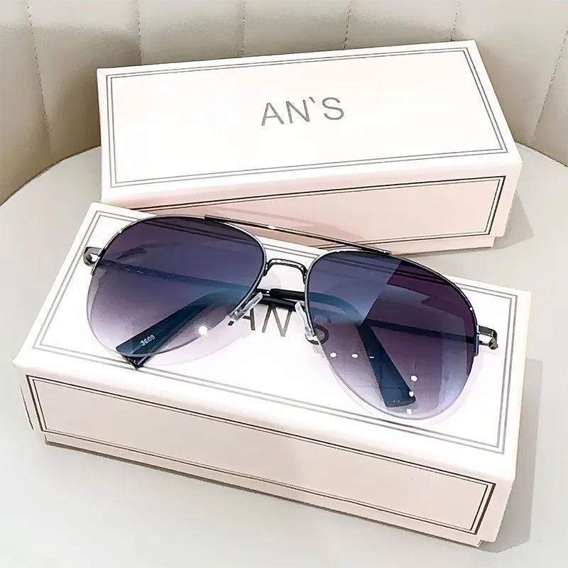 Metal frame aviator sunglasses with UV protection resin lenses in multiple colour options