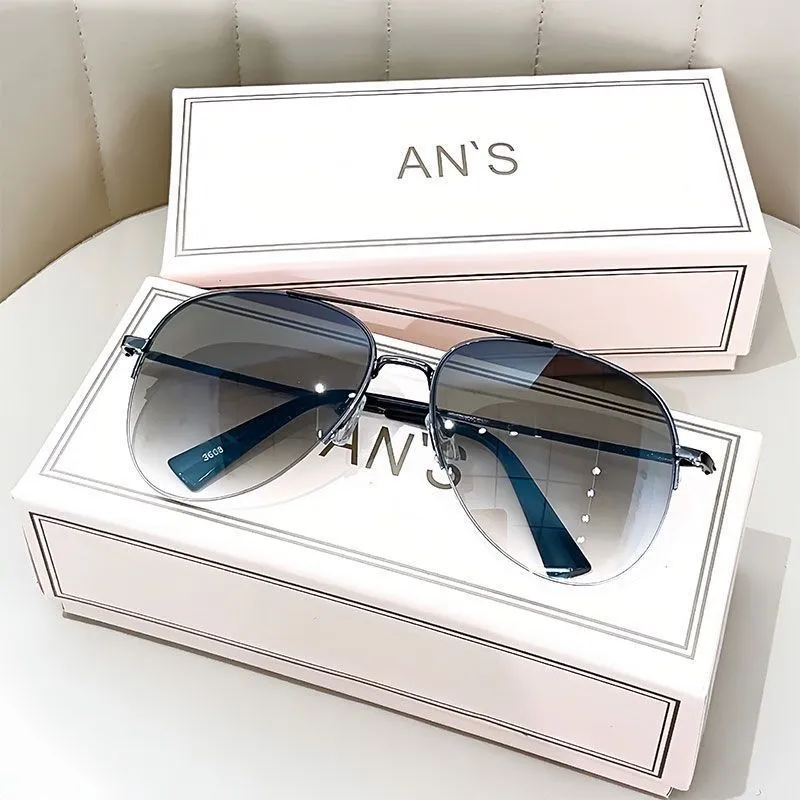 Metal frame aviator sunglasses with UV protection resin lenses in multiple colour options