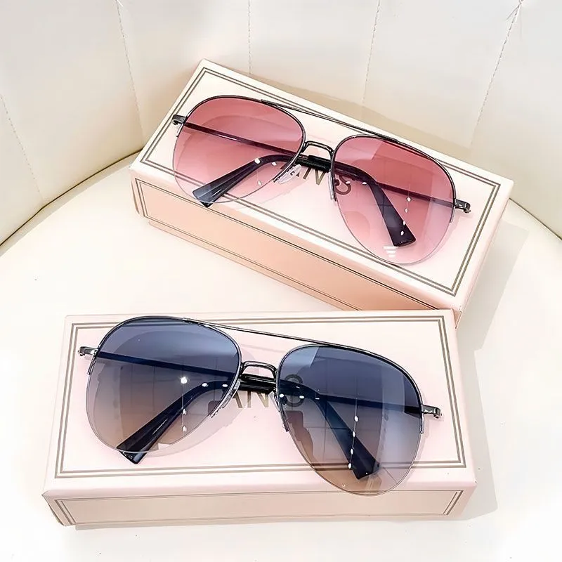 Metal frame aviator sunglasses with UV protection resin lenses in multiple colour options