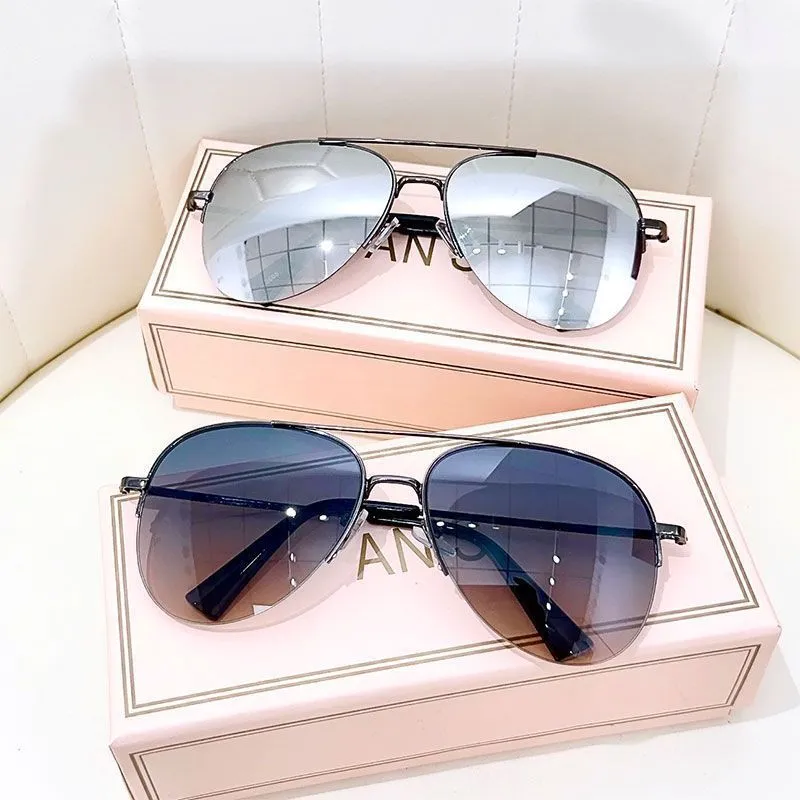 Metal frame aviator sunglasses with UV protection resin lenses in multiple colour options