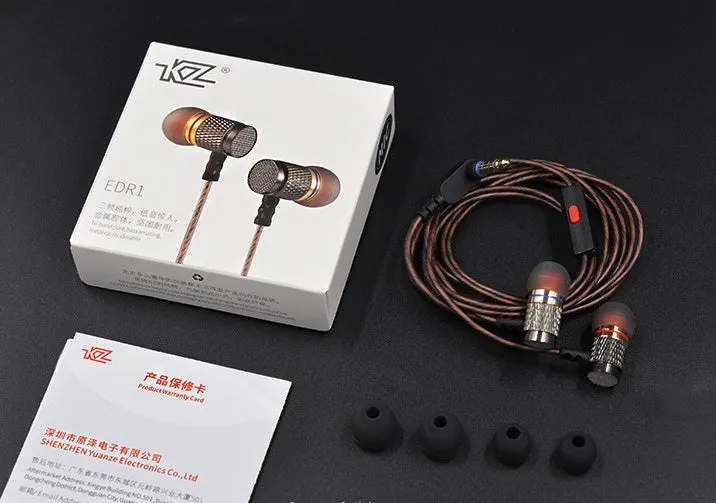 In-ear headphones with metal subwoofer design, 3.5mm L-bend plug, and silicone cable