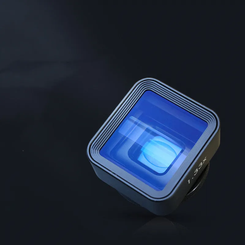 Black SANYK 1.33x anamorphic lens for smartphones creating cinematic widescreen video.