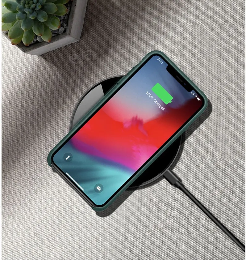 Black QI 15W wireless charging pad with silicone anti-slip base