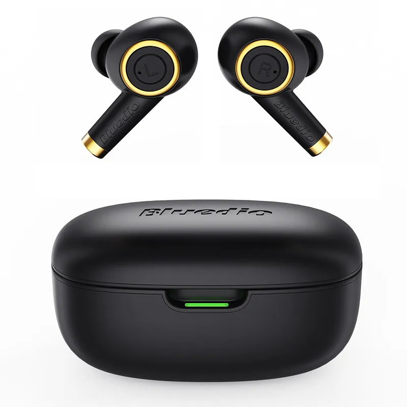 Black true wireless sports headphones with three sizes of earplugs and USB Type-C charging cable