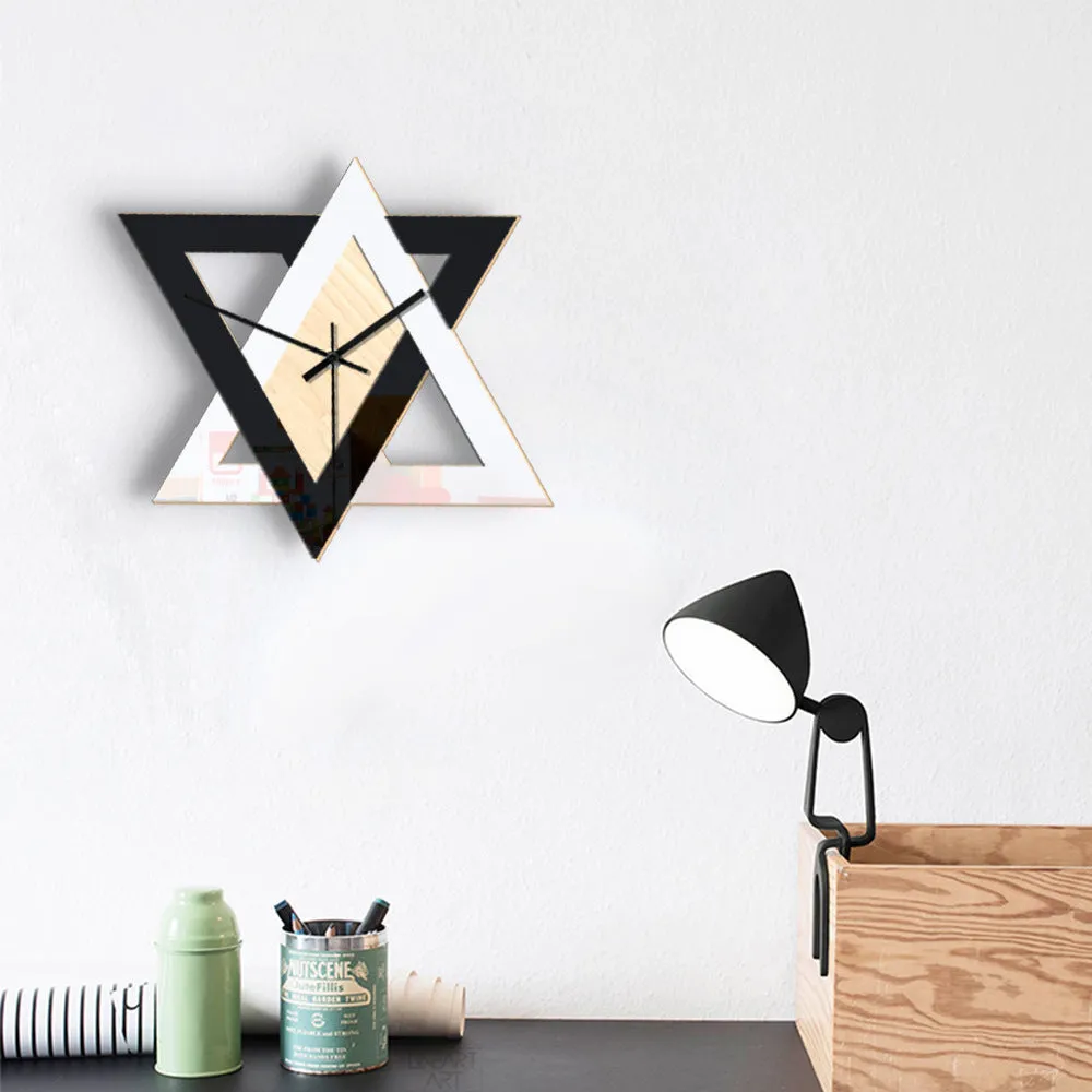 Nordic black and white acrylic wall clock with round dial for living room