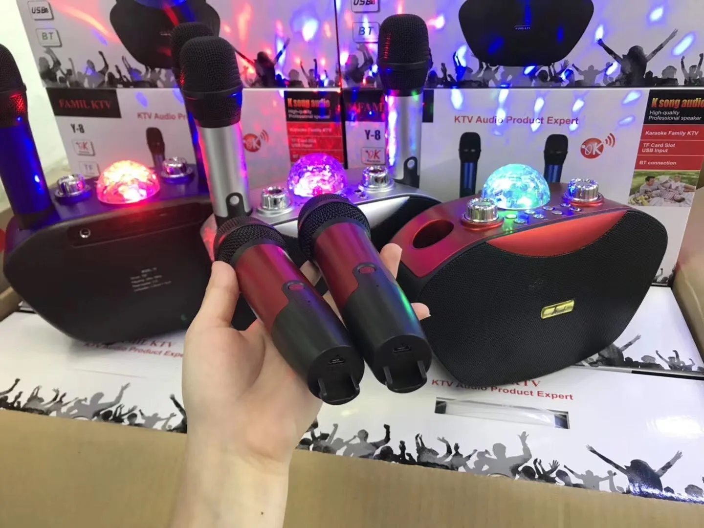 Family KTV microphone with USB power and 32GB storage in black plastic shell