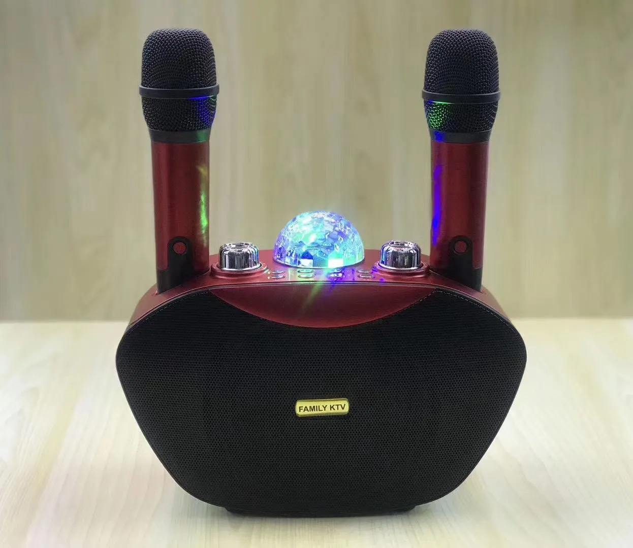 Family KTV microphone with USB power and 32GB storage in black plastic shell