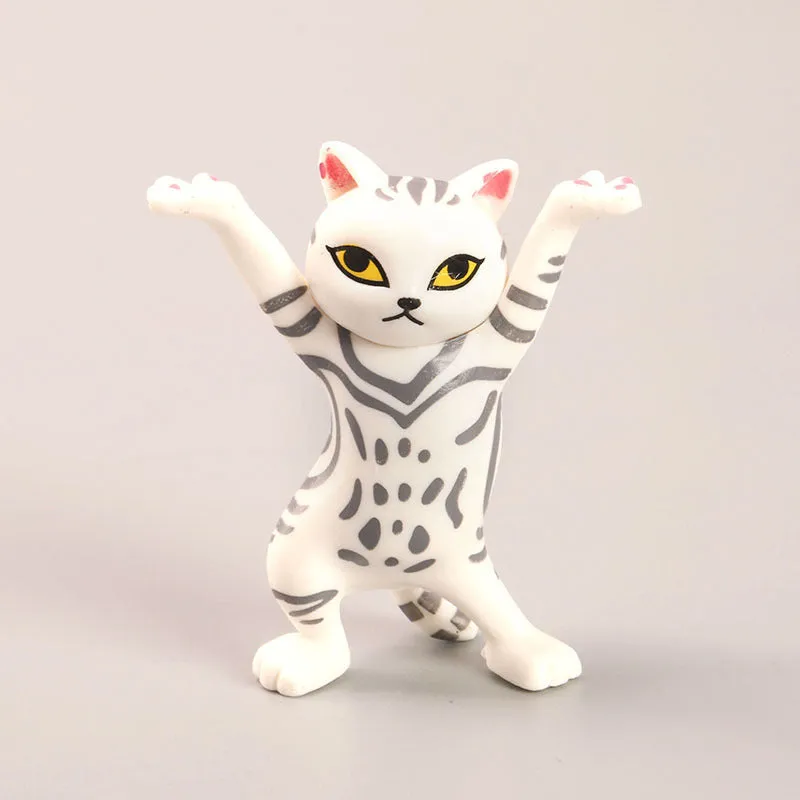 Resin cat-shaped pen holder in white colour, compact 5.5x3.2cm size for desk organisation