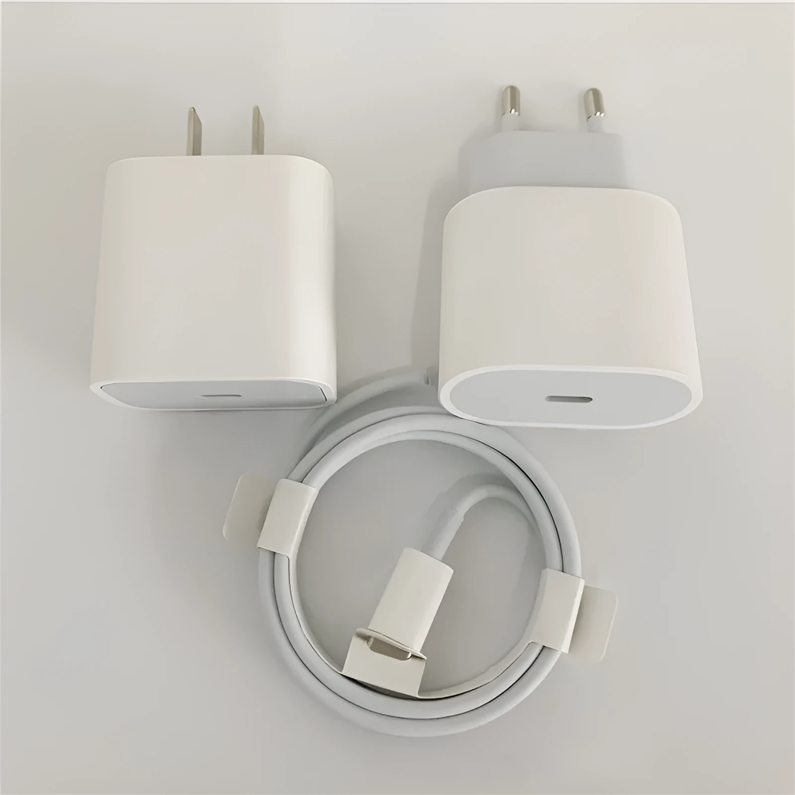 PD20W white USB-C fast charging head with EU plug for iPhone quick charge