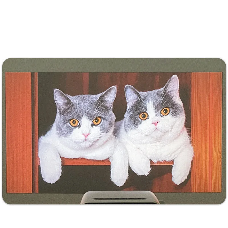 Mini projector with 1024x600 LED lens and 5G mobile phone screen source
