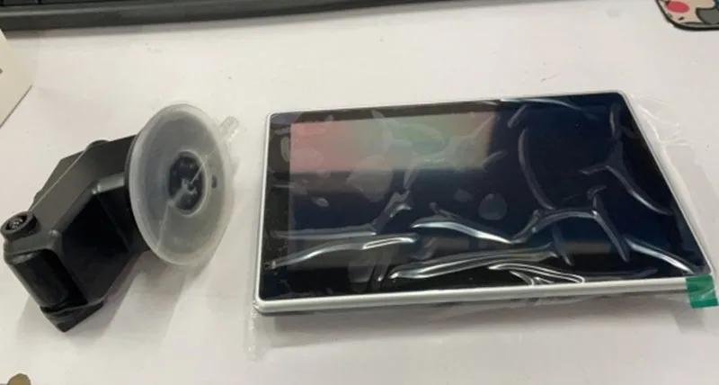 7-inch LCD screen projector for GM cars with plastic interior and manual gearbox