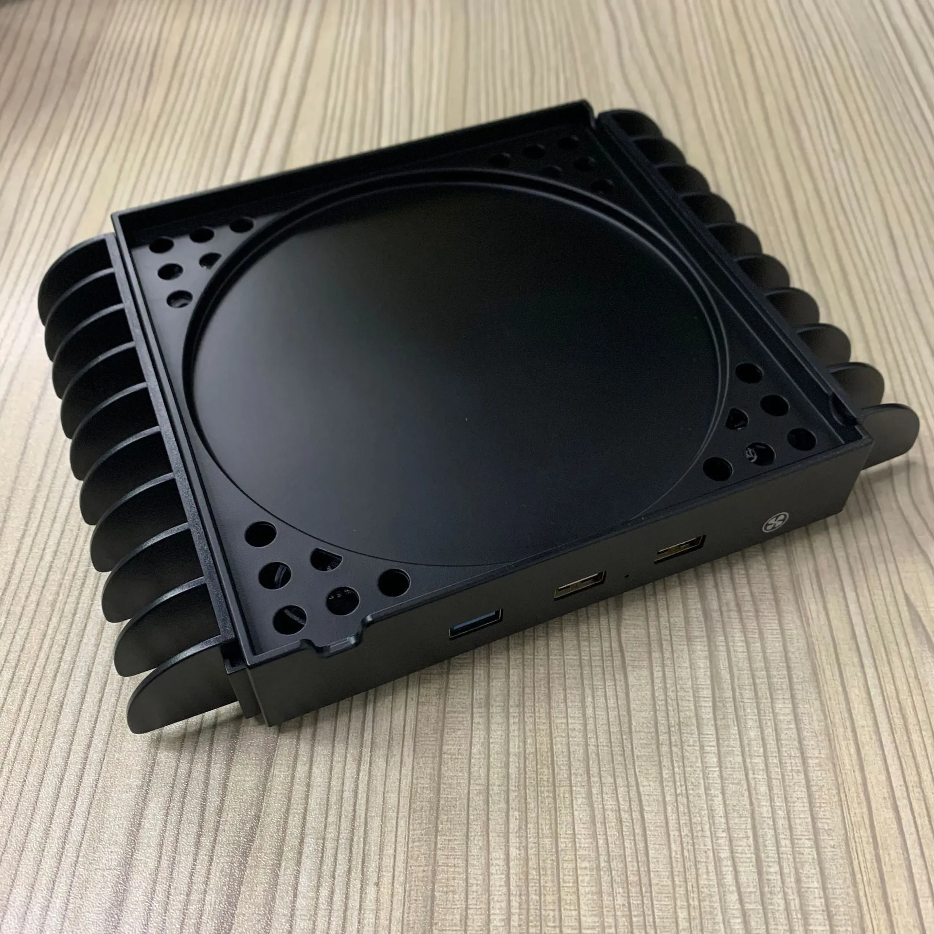 Black ABS multi-function cooling base and storage rack for Xbox Series X, 16x4x24.2cm