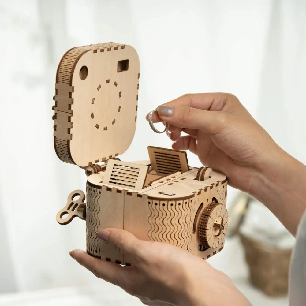 Wooden film projector 3D puzzle with hand crank and fully mechanical gear assembly