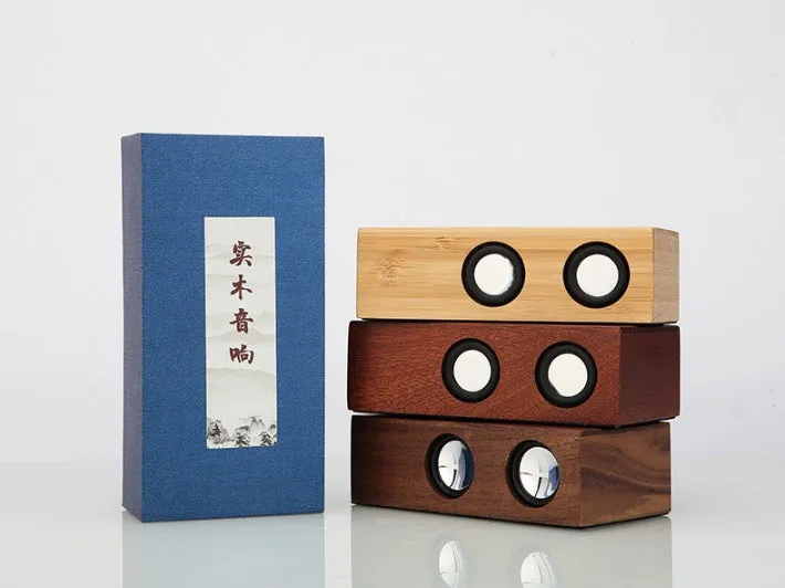 Retro wooden Bluetooth speaker in bamboo, black walnut or sapele finish with 7-hour battery life