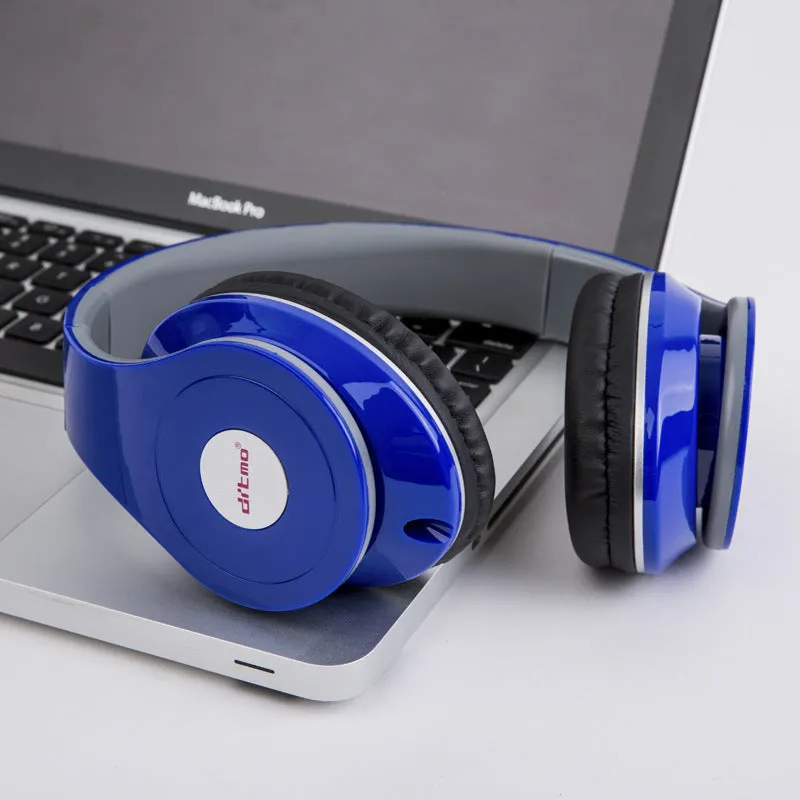 Wired gaming headphone over-ear style heavy bass with inline control microphone on white background