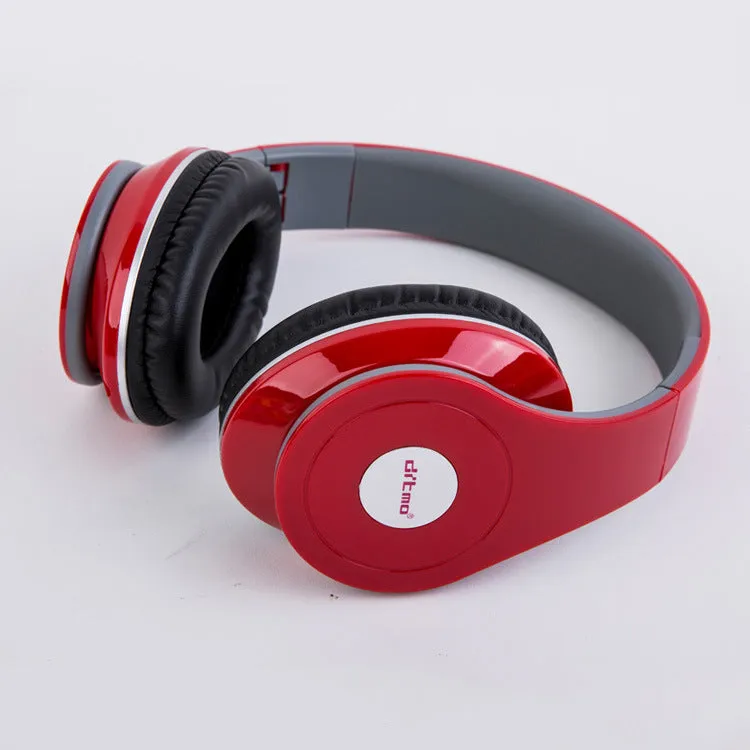 Wired gaming headphone over-ear style heavy bass with inline control microphone on white background