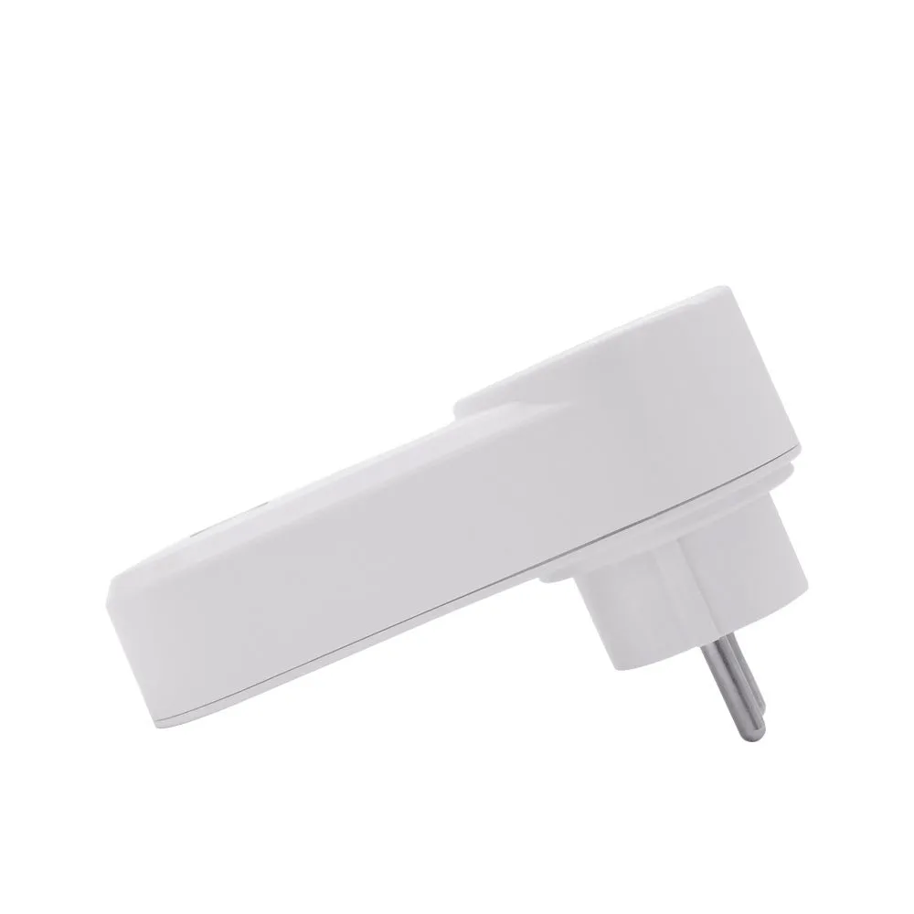 Smart socket model MR-C004 with EU/UK/US plug support and PC flame retardant housing