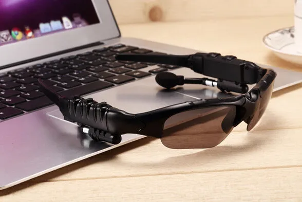 Oval frame Bluetooth sunglasses headset in sporty style with USB charging, available with gray or polarised lenses