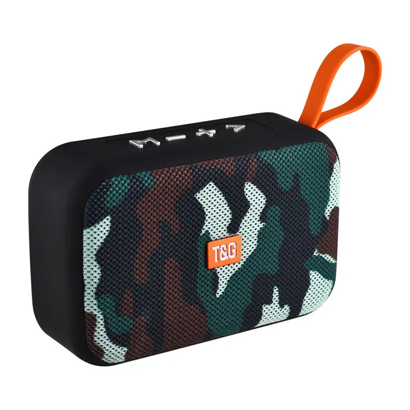 Portable Bluetooth speaker in black plastic shell with 123x46x81mm dimensions, FM radio and USB playback