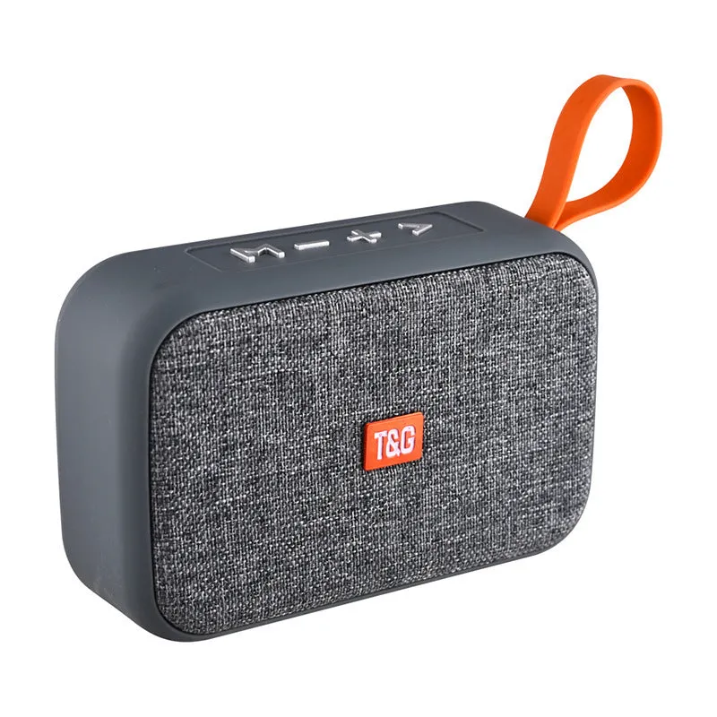 Portable Bluetooth speaker in black plastic shell with 123x46x81mm dimensions, FM radio and USB playback