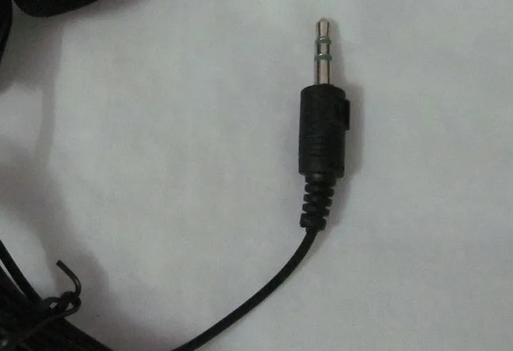 Black lavalier condenser microphone with 3.5mm plug and 2-metre cable for recording