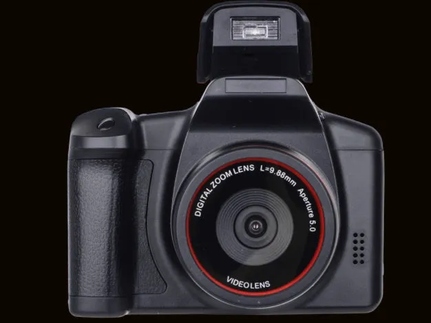Black digital camera with 2.5 inch LCD screen and periscope lens