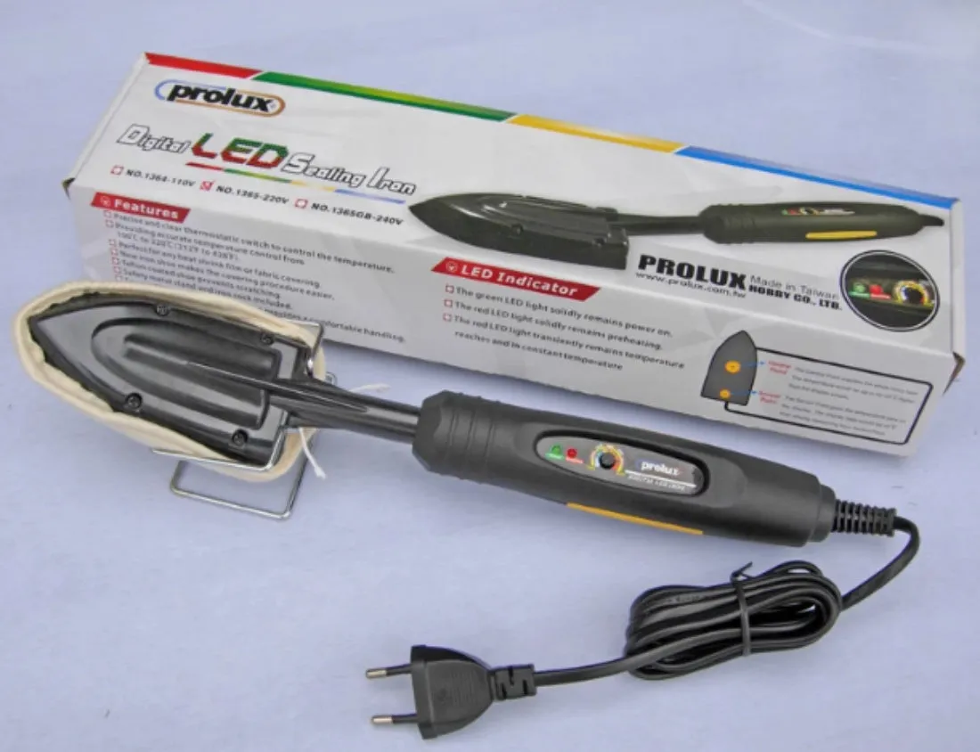 Electronic temperature control hot iron for skin model applications with cotton cover