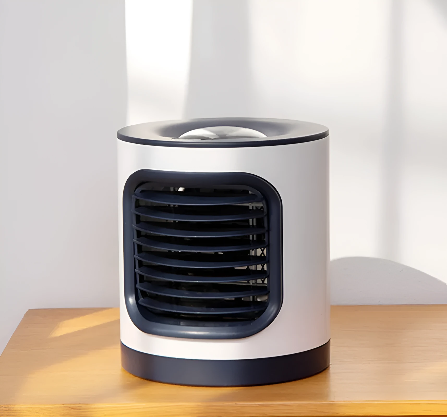 USB multi-function fan in black with shaking head and three speed settings