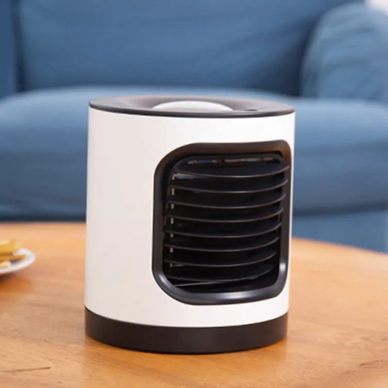 USB multi-function fan in black with shaking head and three speed settings