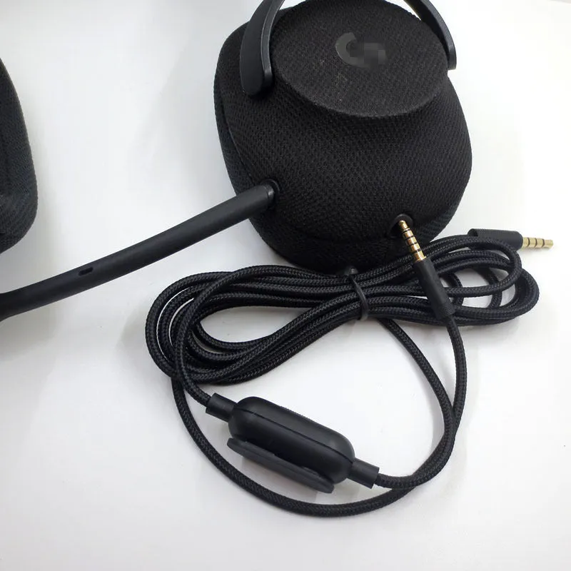 Black universal audio cable with 3.5mm connectors for gaming headsets and digital devices