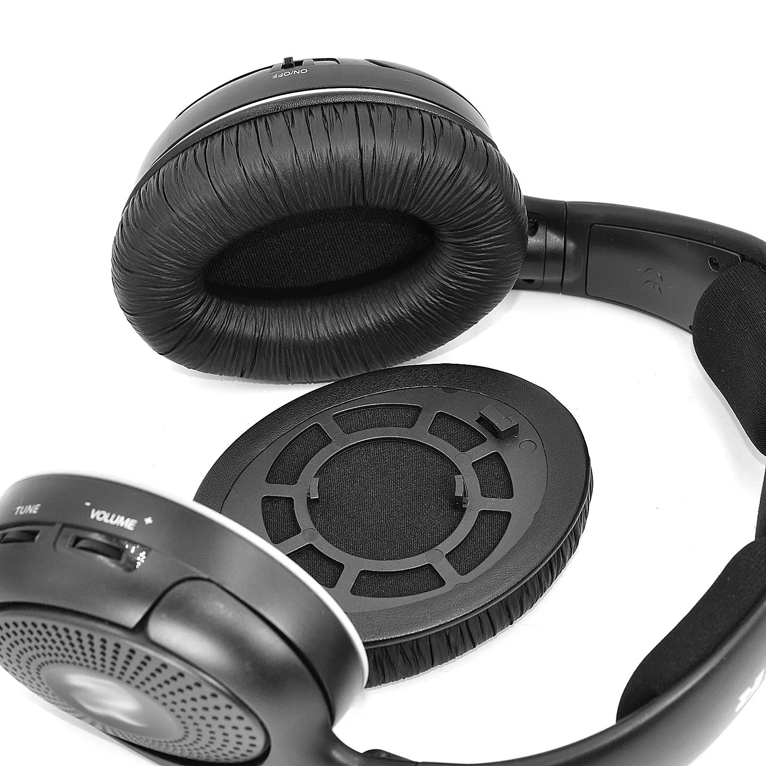 Replacement ear cushion for Sennheiser RS120 headphones, snap-on sponge tip in velvet or protein skin finish