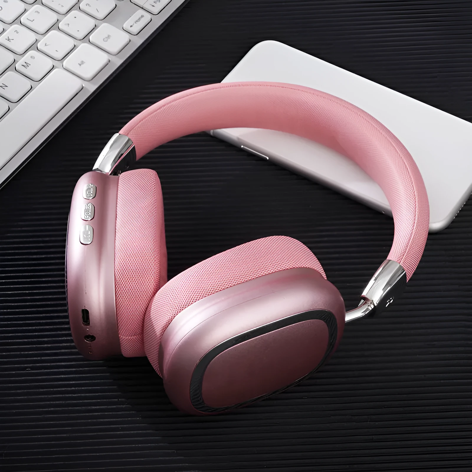 Bluetooth wireless over-ear headset with subwoofer 40mm speaker Type-C charging