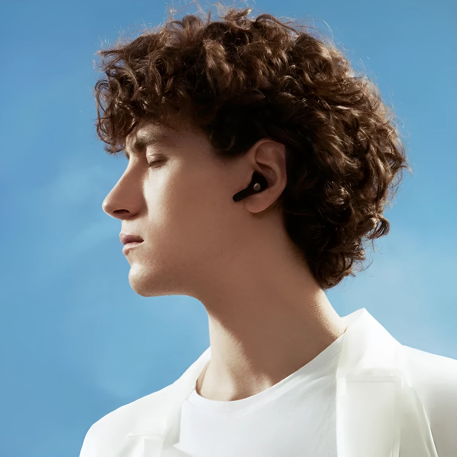 True wireless Bluetooth earphones Legend Black with charging box and in-ear detection