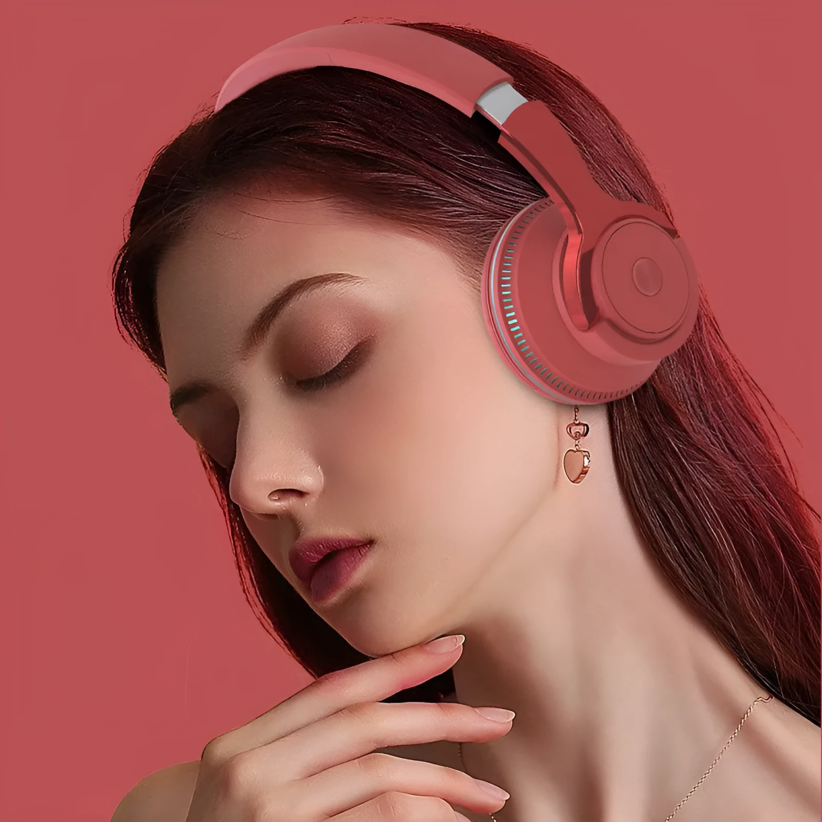 Stereo wired computer headset with subwoofer in matte black finish, 18 by 19 by 7.5 cm