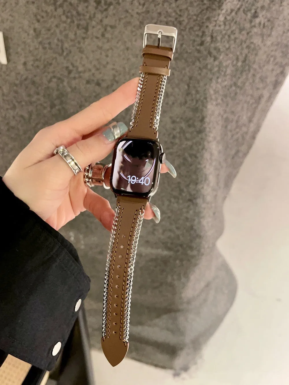 Leather side chain watch strap for Apple iWatch, black colour, fits sizes 38mm to 49mm