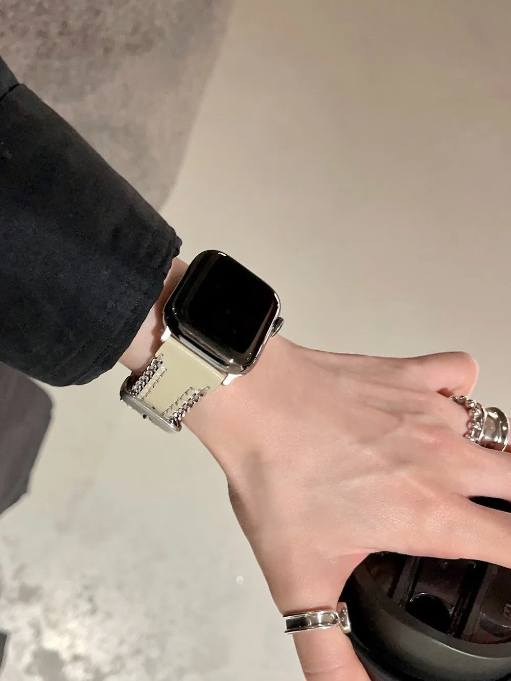 Leather side chain watch strap for Apple iWatch, black colour, fits sizes 38mm to 49mm