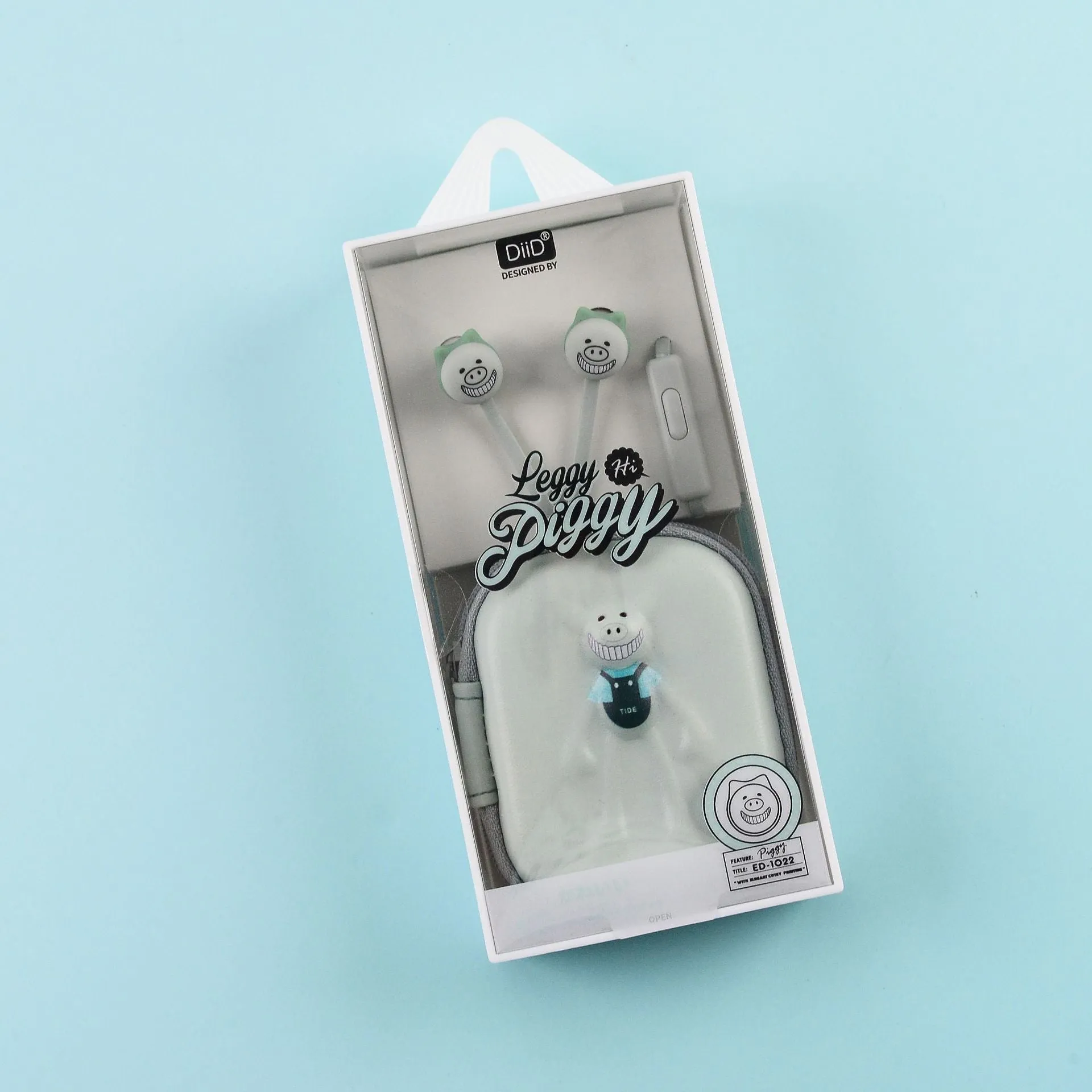 Wired in-ear headphones with 3.5mm round plug in white and black colour options