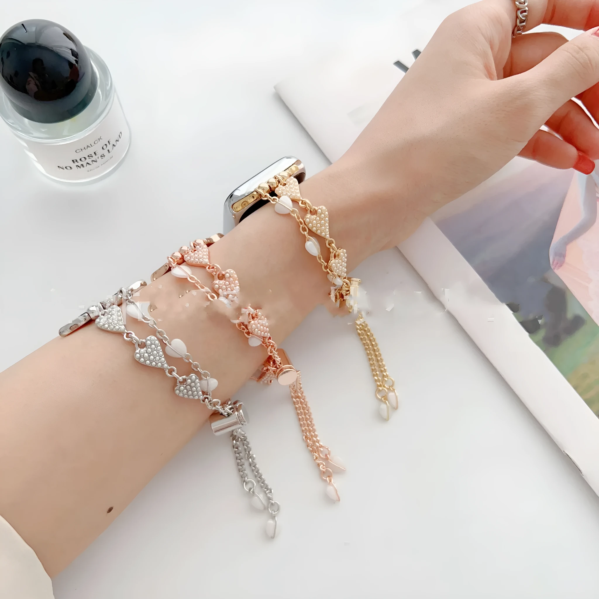 Love bracelet pearl chain metal strap for Apple Watch 38-49mm in gold colour