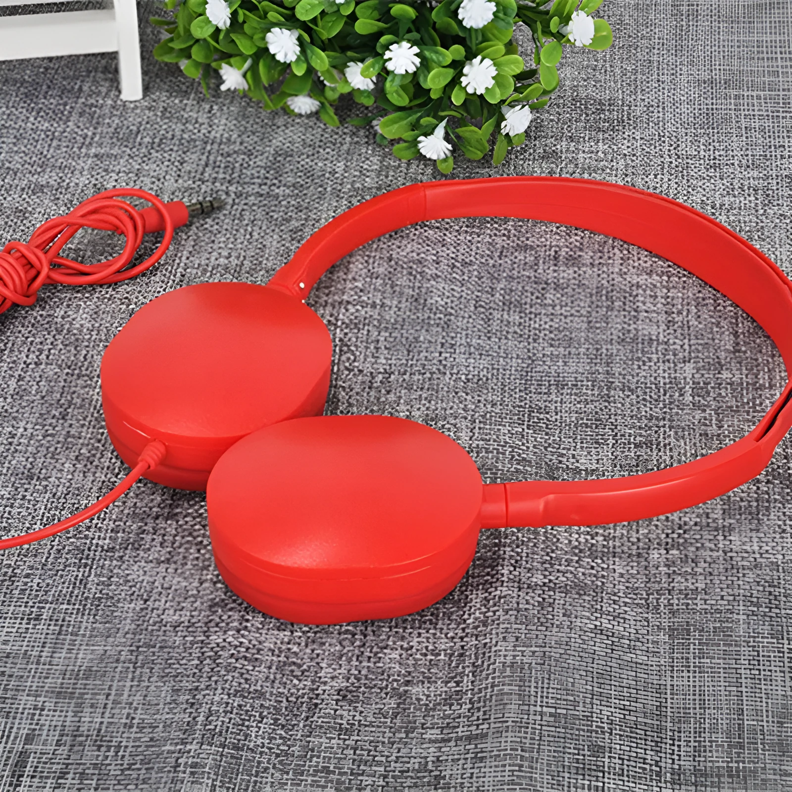 Home Fashion simple solid colour headset, black wired over-ear headphones with retro style, 1.2m cable and 3.5mm plug