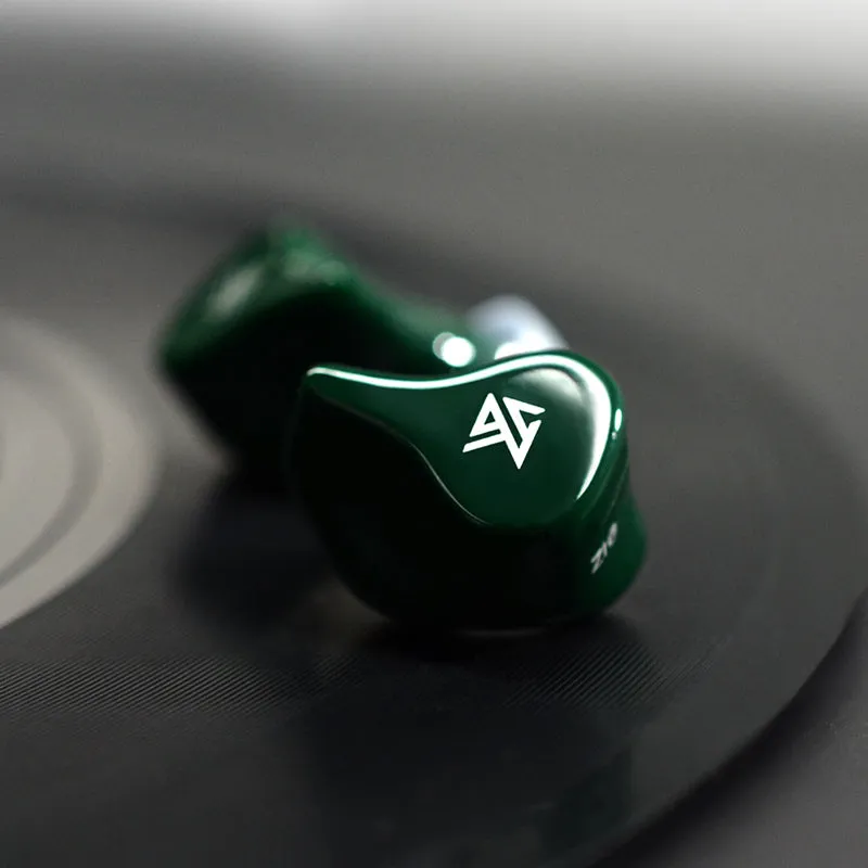 Z1 true wireless Bluetooth in-ear headphones in black and green colour options, showing the earbuds.