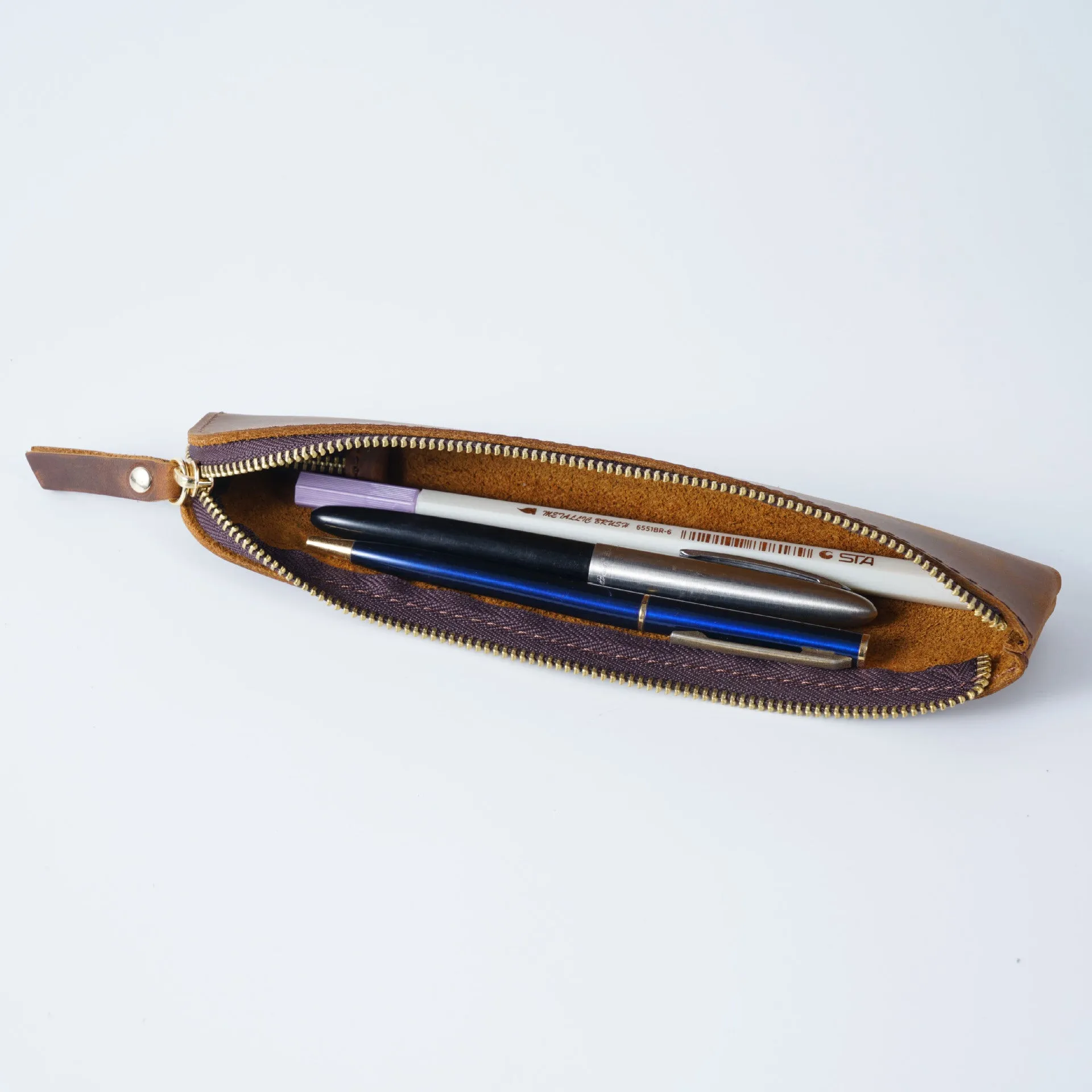 Cowhide retro pencil case 200mm x 45mm in Crazy Horse Brown with square shape and zipper closure