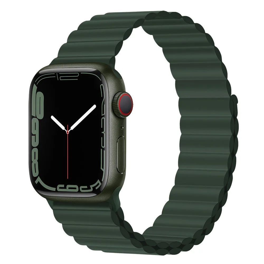Silicone loop magnetic watch strap in starlight colour compatible with Apple Watch 38mm